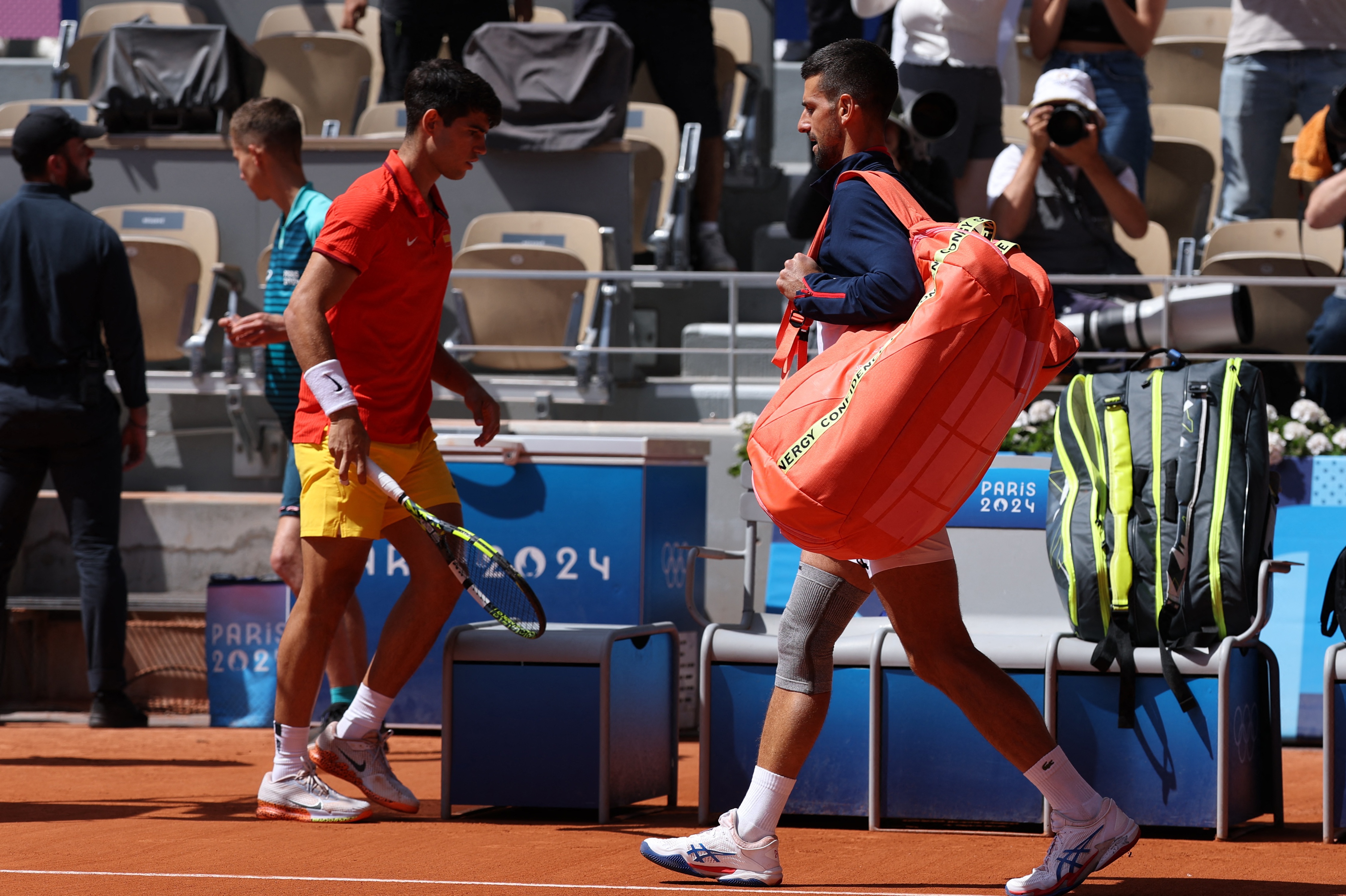 欧洲网球队鏖战英国网球队，德约科维奇关键制胜