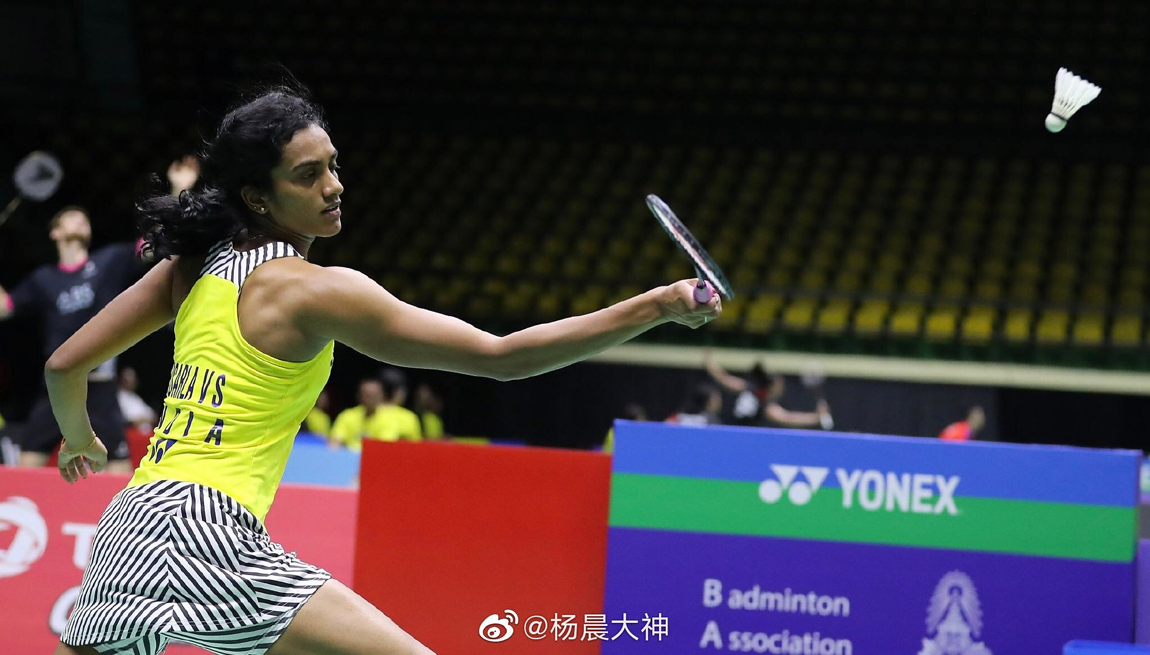 韩国羽毛球队爆冷英格兰羽毛球队，辛杜统治全场