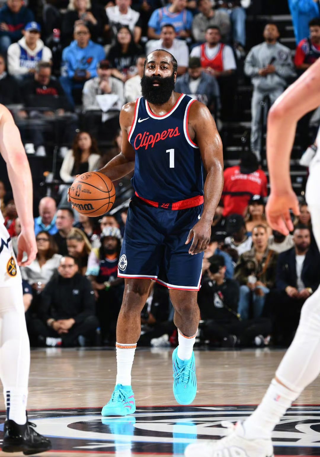 勇士险胜猛龙，哈登送出助攻