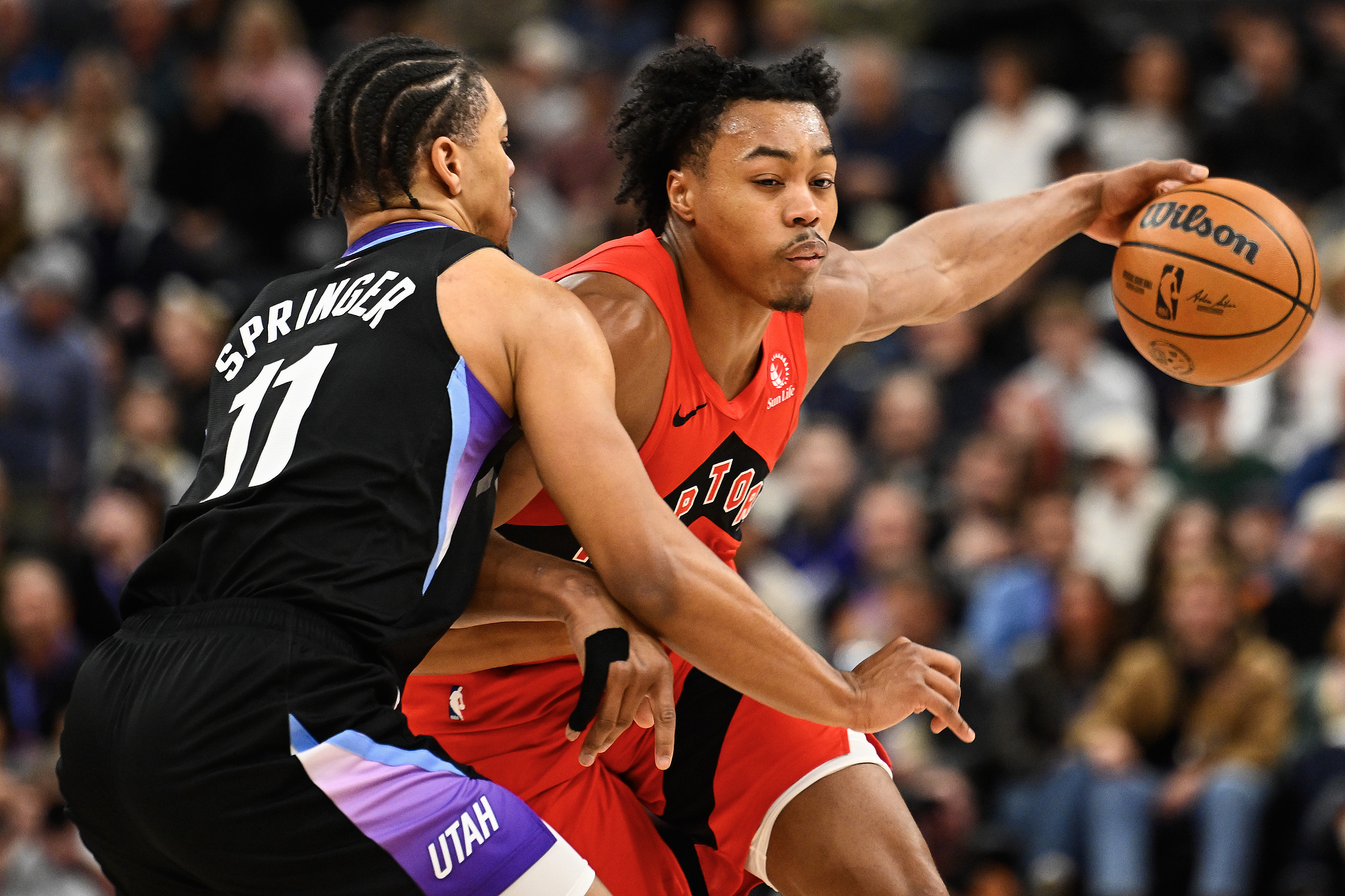 爵士碾压76人,布克统治全场 爵士碾压76人,布克统治全场