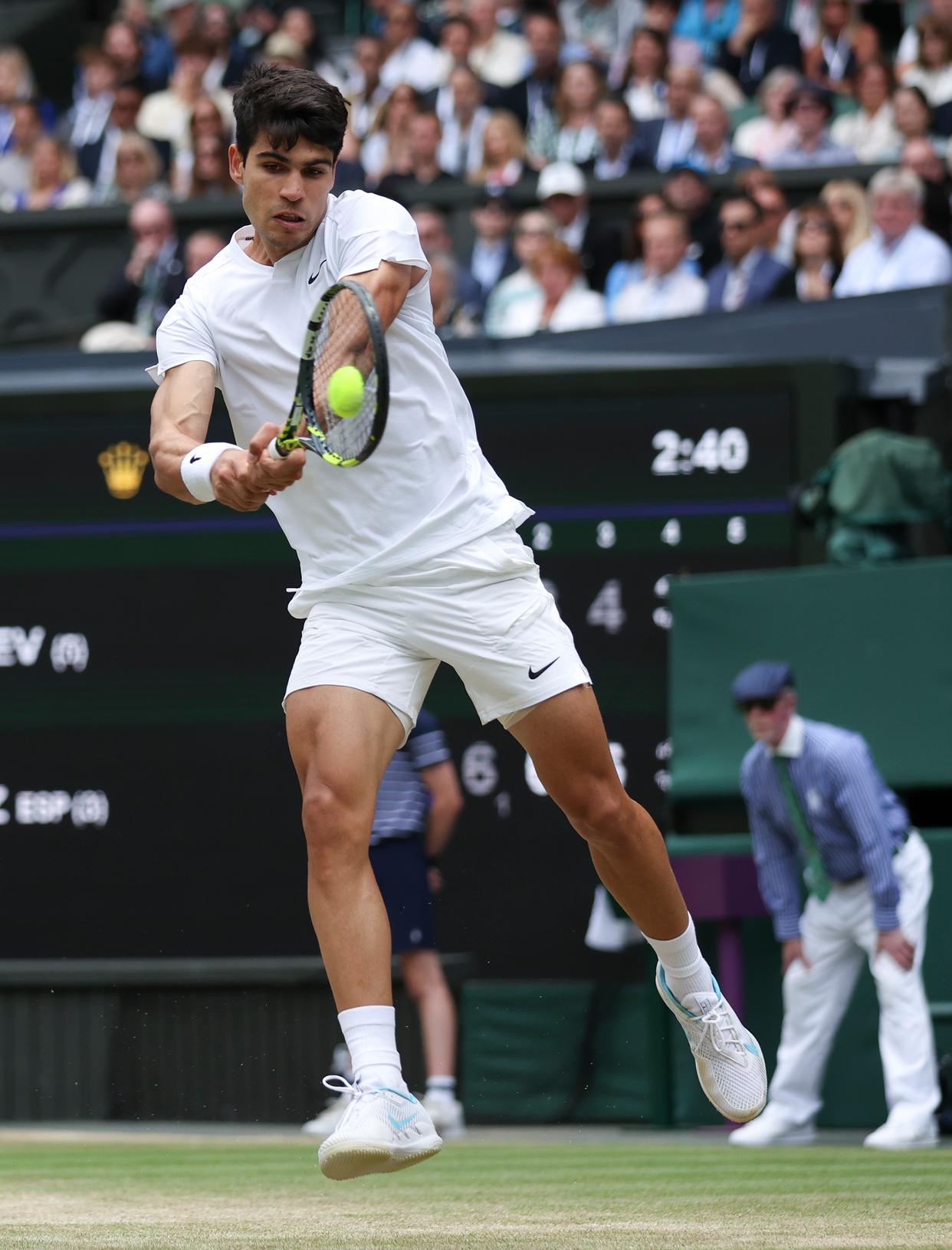 美网险胜温网，阿尔卡拉斯扛起全队