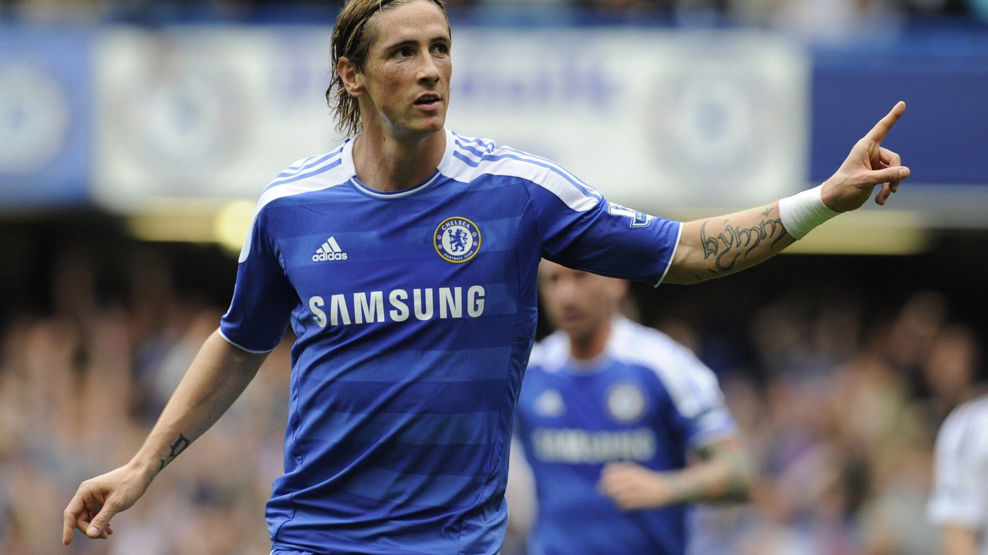 波兰后防告急!弗拉霍维奇一剑封喉,价值亿万的巨星时刻